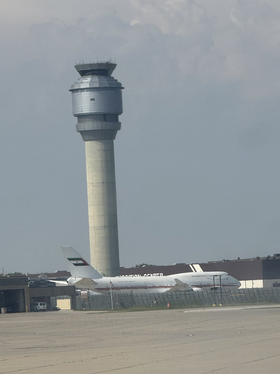 Spotted a Boeing 747 belonging to the royal family of UAE in #Cleveland Hopkins Airport. Always a delight to see the Queen of the Skies.