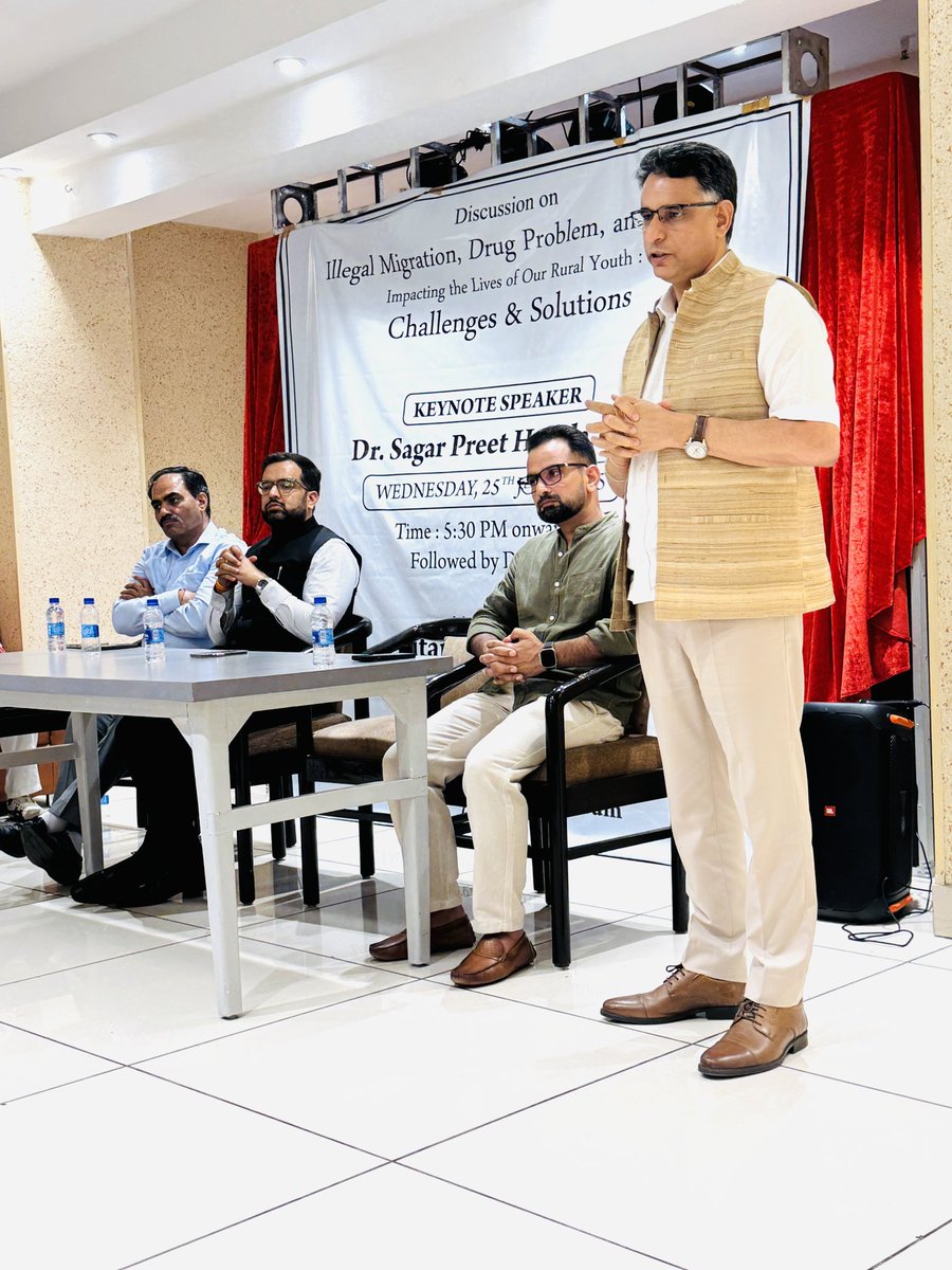 Advocate Pardeep Khatri 🇮🇳 tweet media