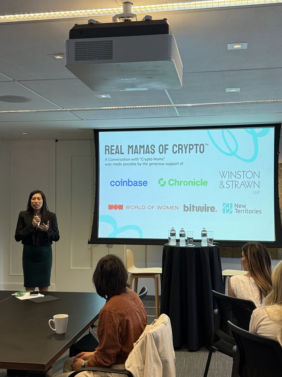 yannau's tweet image. The Real Mamas of Crypto summit rn. @thejoycelai slaying it and @HesterPeirce joining in soon!
Thanks @ThaniaCh & team for hosting!