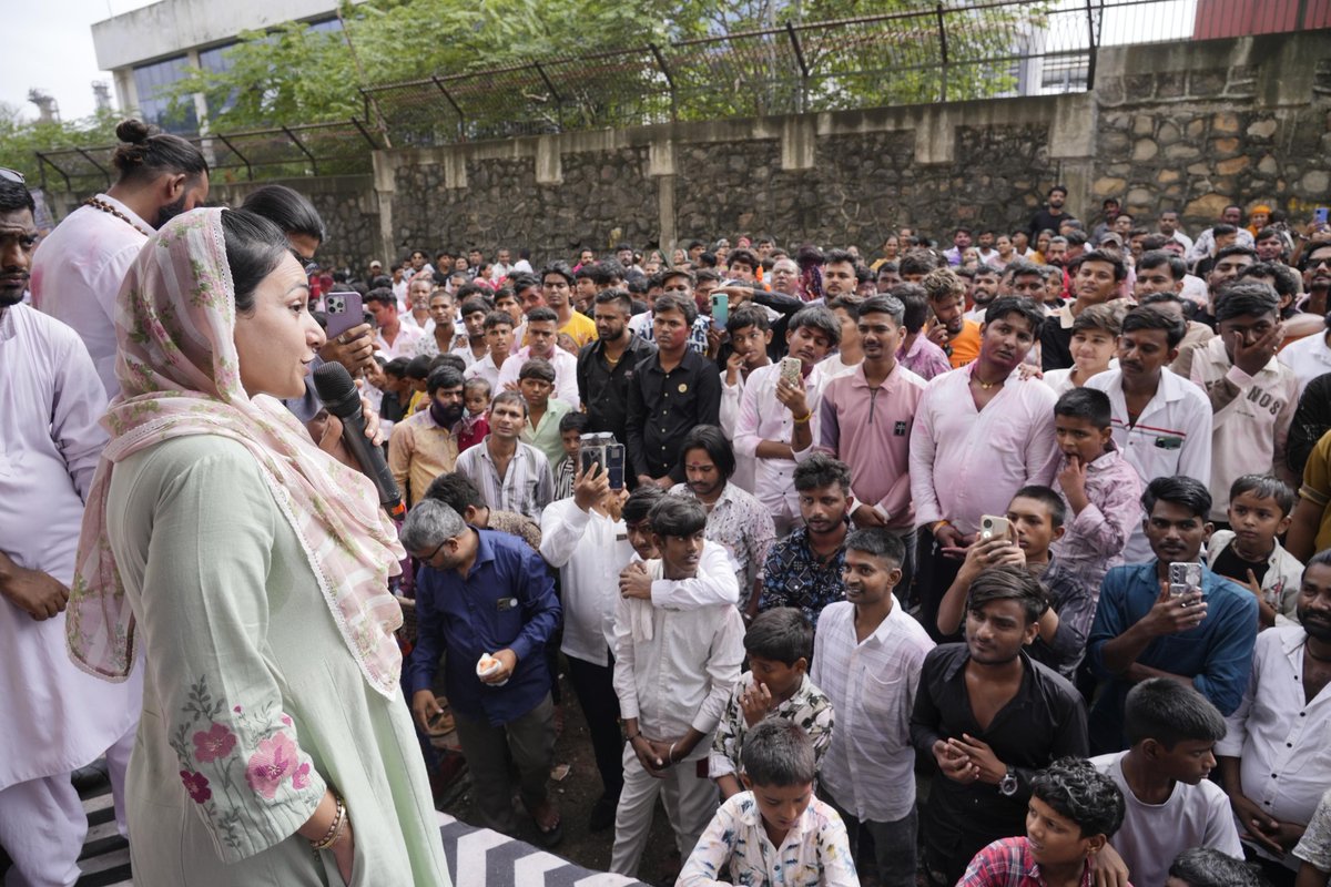 sanamalikshaikh's tweet photo. आज श्री गोगा महाराज महापूजेला उपस्थित राहिले.
स्थळ : गोगा जहु धाम, विष्णु नगर, दत्त मंदिर.
#MahaPooja #SanaMalikShaikh #VishnuNagar #Mumbai #MLA #Anushaktinagar https://t.co/XfyM5KzidW