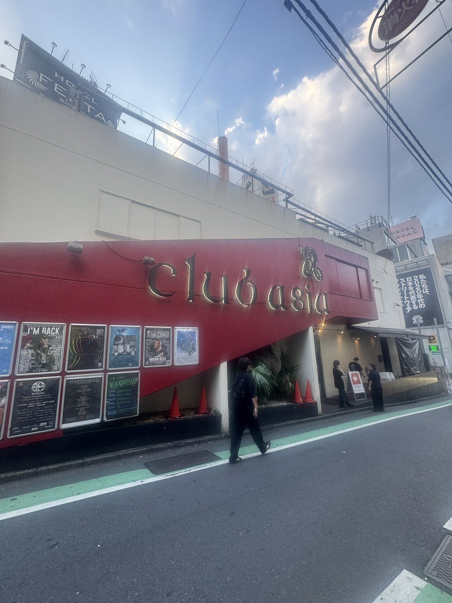 opheliaccccc's tweet photo. 全てを超えた熱狂の先に！ラセーニャスの皆さんの熱い想いが音楽に乗ってしっかり伝わってきた…その一瞬一瞬の音に身を任せて今日もとても楽しめた🥹ありがとうございました！！！ https://t.co/jP0j7FgjgG