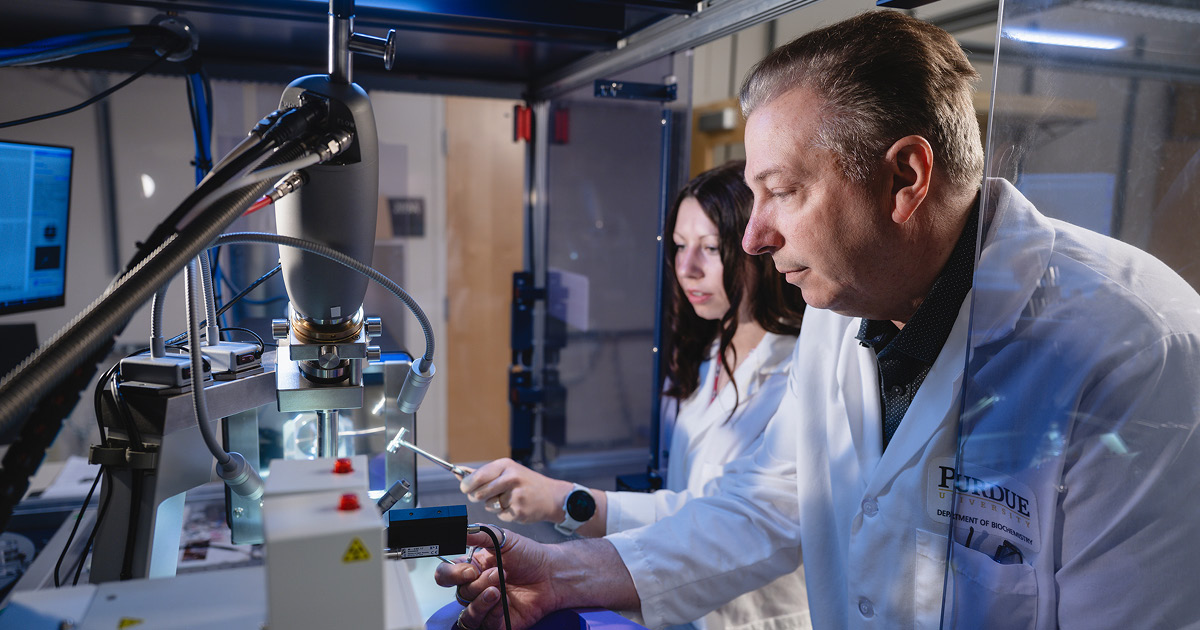 Purdue Agriculture (@purdueag) on Twitter photo Andrew Mesecar, Distinguished Professor of <a href="/PurdueBiochem/">Purdue Biochemistry</a> and director of @PurdueCancerResearch, received a Trask Innovation Fund from <a href="/PurdueInnovates/">Purdue Innovates</a> to develop patented enzyme inhibitors into treatments for the most common type of liver cancer. purdue.edu/newsroom/2025/… Andrew Mesecar, Distinguished Professor of <a href="/PurdueBiochem/">Purdue Biochemistry</a> and director of @PurdueCancerResearch, received a Trask Innovation Fund from <a href="/PurdueInnovates/">Purdue Innovates</a> to develop patented enzyme inhibitors into treatments for the most common type of liver cancer. purdue.edu/newsroom/2025/…