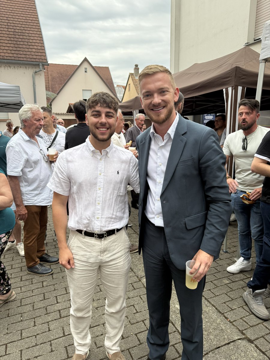 David Alvarez (@david_alvarez67) on Twitter photo TrĂšs heureux dâavoir Ă©tĂ© prĂ©sent Ă lâinauguration de la permanence parlementaire de <a href="/Th_Bnrdt/">ThĂ©o Bernhardt</a> Ă Wissembourg, le dimanche 15 juin !
Un moment fort de partage avec plus de 150 personnes, dans une ambiance chaleureuse et conviviale đ.
Merci pour les interventions passionnantes TrĂšs heureux dâavoir Ă©tĂ© prĂ©sent Ă lâinauguration de la permanence parlementaire de <a href="/Th_Bnrdt/">ThĂ©o Bernhardt</a> Ă Wissembourg, le dimanche 15 juin !
Un moment fort de partage avec plus de 150 personnes, dans une ambiance chaleureuse et conviviale đ.
Merci pour les interventions passionnantes