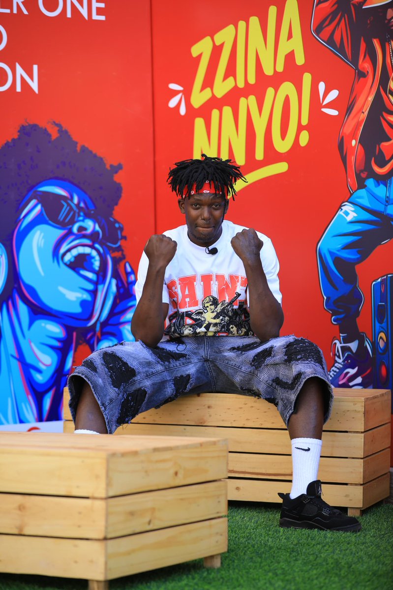 GalaxyFMUg's tweet image. Straight from the Ghetto to yo 📻 

@burnyross_mc is 🔥🔥

#ZzinaBigBang | #SpiceOn