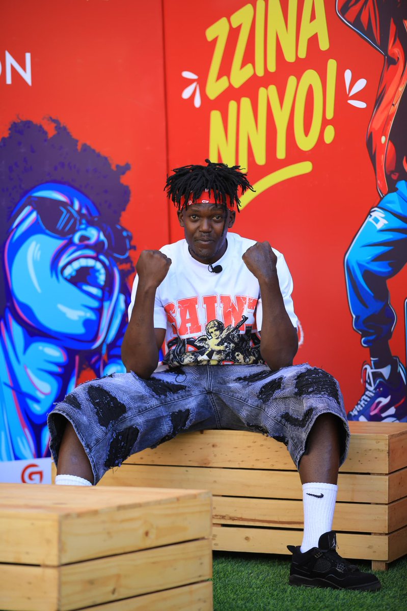 GalaxyFMUg's tweet image. Straight from the Ghetto to yo 📻 

@burnyross_mc is 🔥🔥

#ZzinaBigBang | #SpiceOn