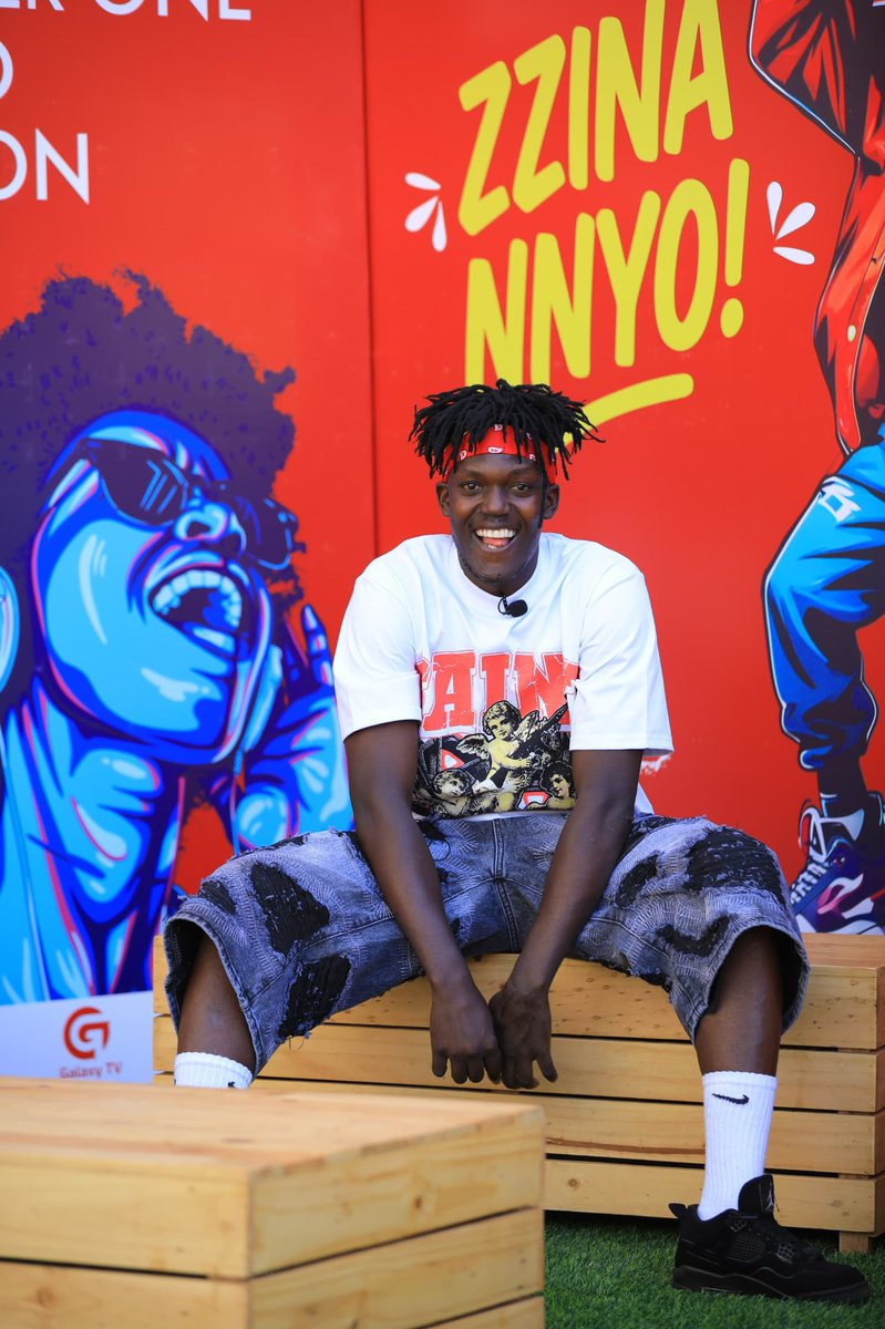 GalaxyFMUg's tweet image. Straight from the Ghetto to yo 📻 

@burnyross_mc is 🔥🔥

#ZzinaBigBang | #SpiceOn