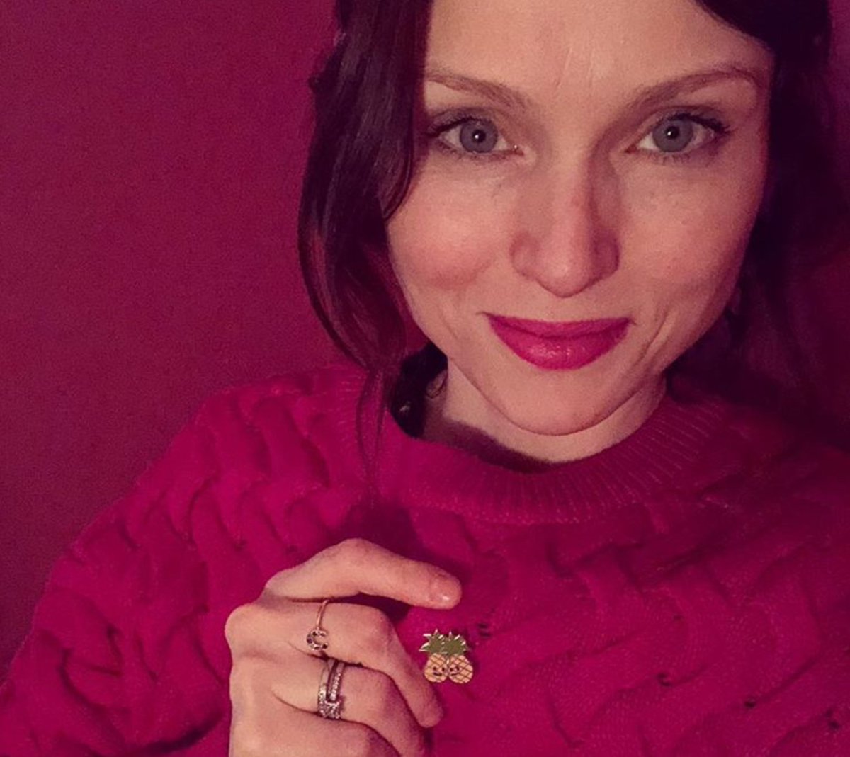 ivfbabble's tweet image. Don't Miss Out: IVFbabble's Iconic Pineapple Pin being given away for free on International Pineapple Day. Health Insights and Shared Stories and Latest Breakthrough News! 🍍🍍 
Subscribe to ivfbabble.com to receive the latest to your inbox weekly!