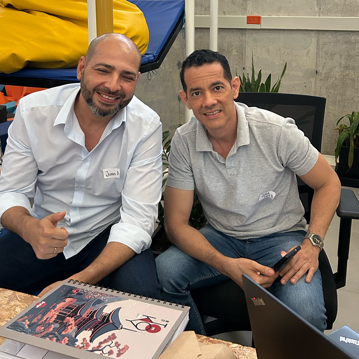 En los encuentros de formación docente del programa +Educación +Innovación, los profes no solo aprenden sobre la asignatura.

👩‍🏫 También comparten experiencias, diseñan proyectos y fortalecen la co-enseñanza.

<a href="/alcaldiabquilla/">Alcaldía de Barranquilla</a> <a href="/SecEducacionBAQ/">SED Barranquilla</a> <a href="/F_Santo_Domingo/">Fundación Santo Domingo</a> <a href="/UnitedWayCO/">United Way Colombia</a>