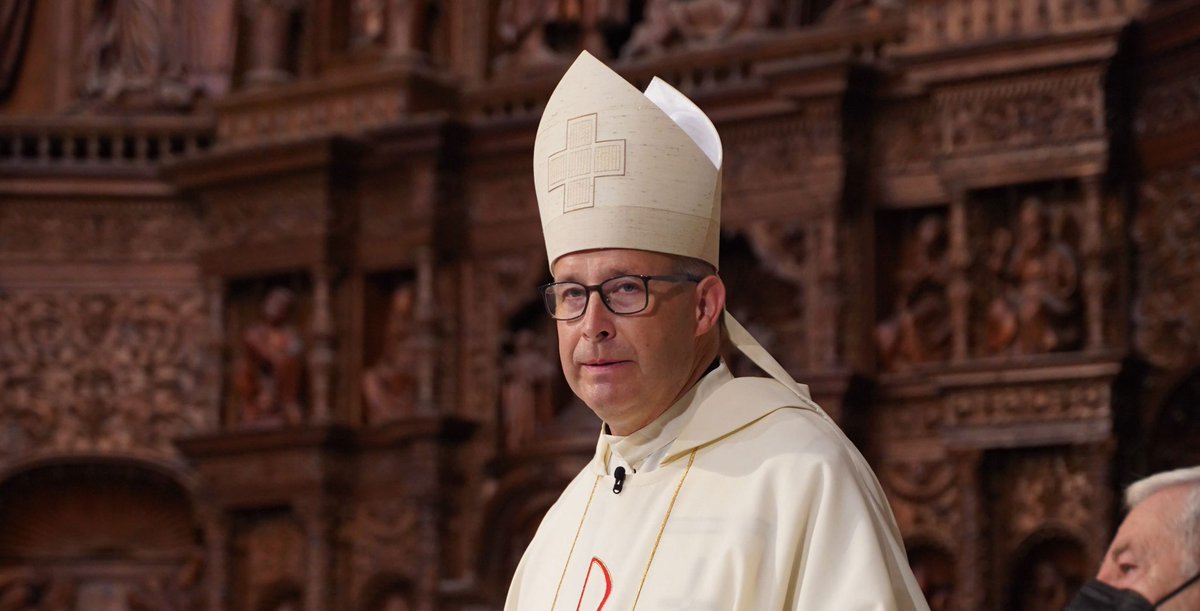 En este día, en que la Iglesia contempla el misterio del Sagrado Corazón de Cristo, ha sido dado a conocer el nombramiento de Mons. José Antonio Satué Huerto como nuevo Obispo de la Diócesis de Málaga.

Más información: instagram.com/p/DLZ_n56oDcb/…