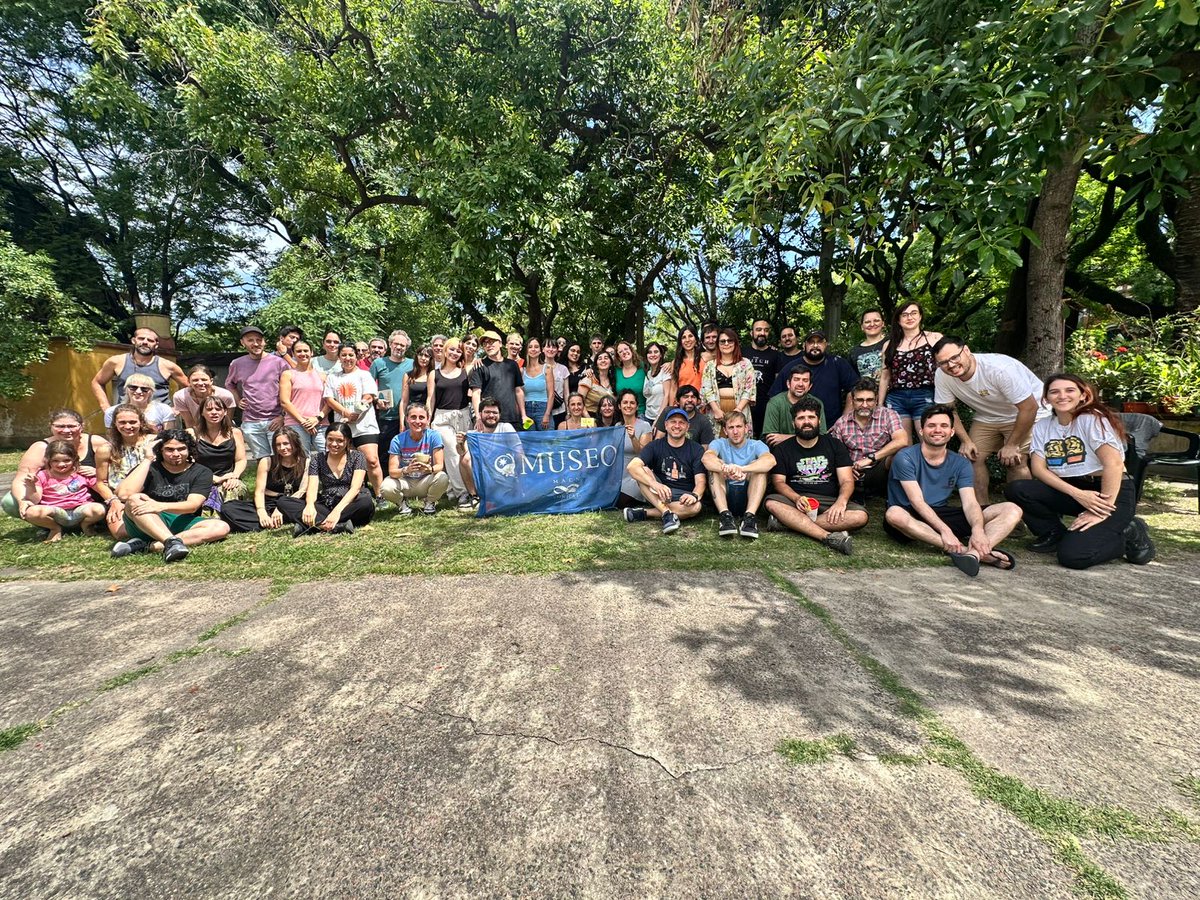 lchorno's tweet photo. Hola es el cumpleaños del Museo Argentino de Ciencias Naturales y con él se conmemora el día de la bióloga y el biólogo. Feliz día, colegas.  Sigamos luchando por la ciencia de nuestro país. Y también celebremos el día del empleado público con este más que merecido asueto. https://t.co/JaN6iTz3CO