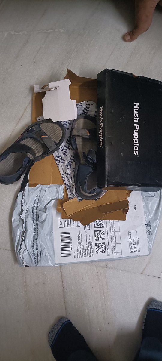 BandariSrinu22's tweet image. One of the worst I have ever seen in the purches like other platforms but @amazonIN product purchased for my urgency and I received a used sandal... Photos attached for ref...Very Sad @amazonIN

Shocked to see this...

#amazonworst