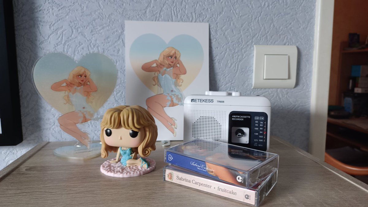 Valou_Real's tweet photo. Petit set Sabrina 🤗📼🎶���� https://t.co/sQKHJsbfh2
