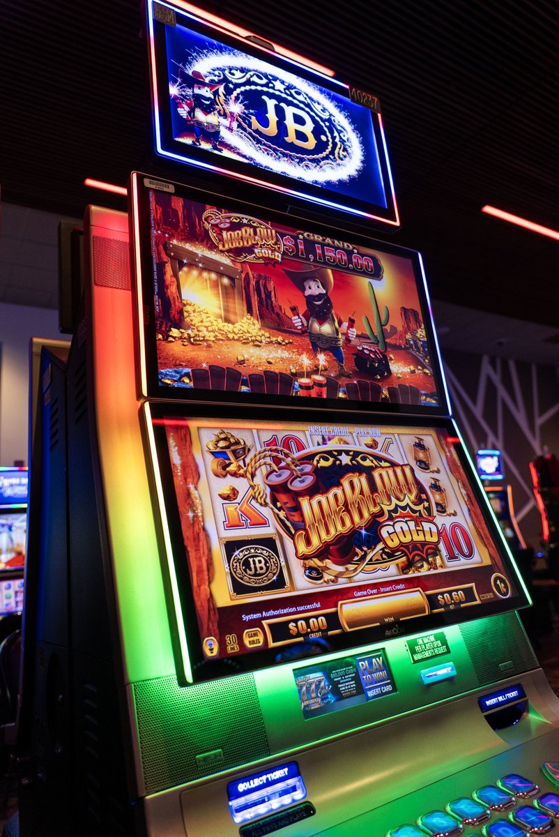 RoyalRiverSD's tweet photo. Friday feels like hitting jackpot vibes. Let the good times roll at Royal River 🎰 https://t.co/agZrkiUCen