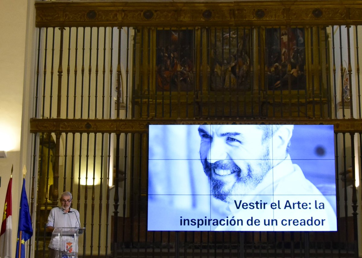 VProyeccionUCLM's tweet image. Este año el acto cultural del #CorpusChristiUCLM estuvo centrado en moda, arte y música. Gracias a #LorenzoCaprile y a la Orquesta sinfónica y al coro del Campus de Toledo por brindarnos una tarde mágica 🎶