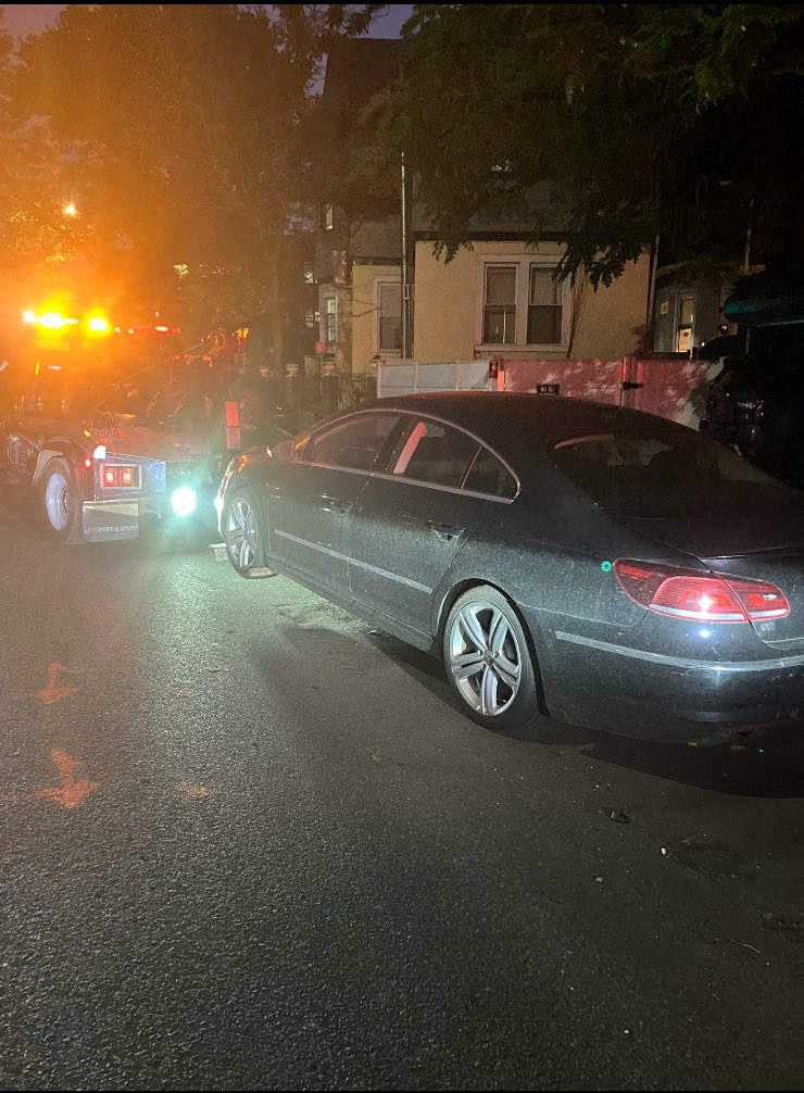 Your Neighborhood Coordination officers of Sector Charlie removed these abandoned vehicles from multiple locations in response to community complaints.
Great work!
#visionzero