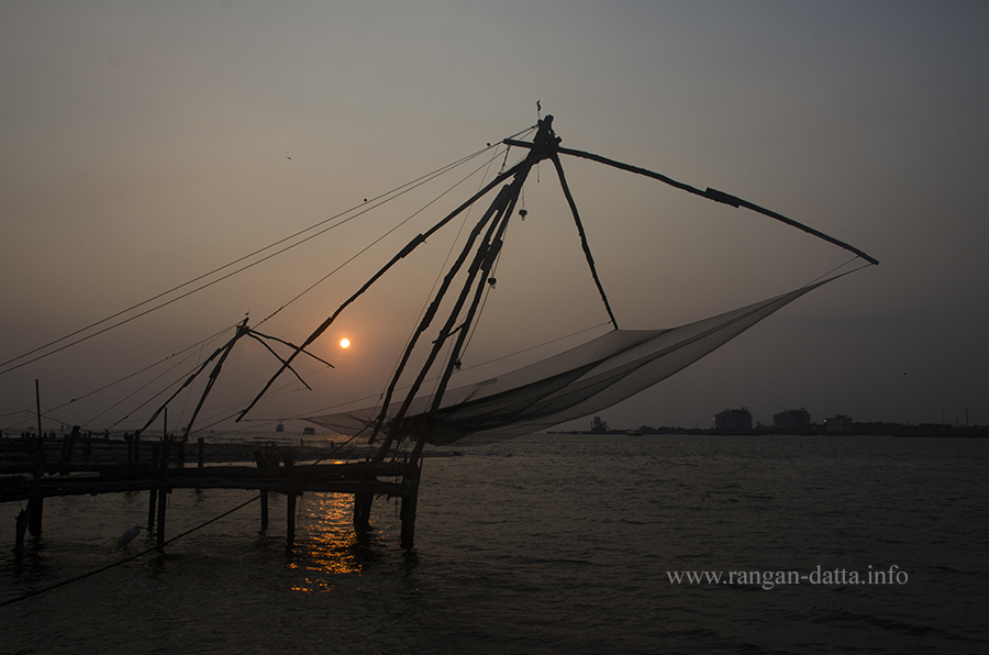 Fort Kochi Beach 

#Kerala #keralatourism #GodsOwnCountry 

Exploring the Chinese fishing nets and amazing sunset from the historic beach 

tinyurl.com/39jy753m