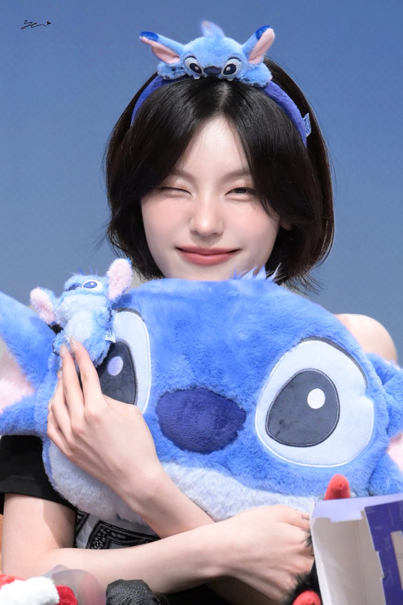 250627
😉
#있지 #ITZY #예지 #YEJI