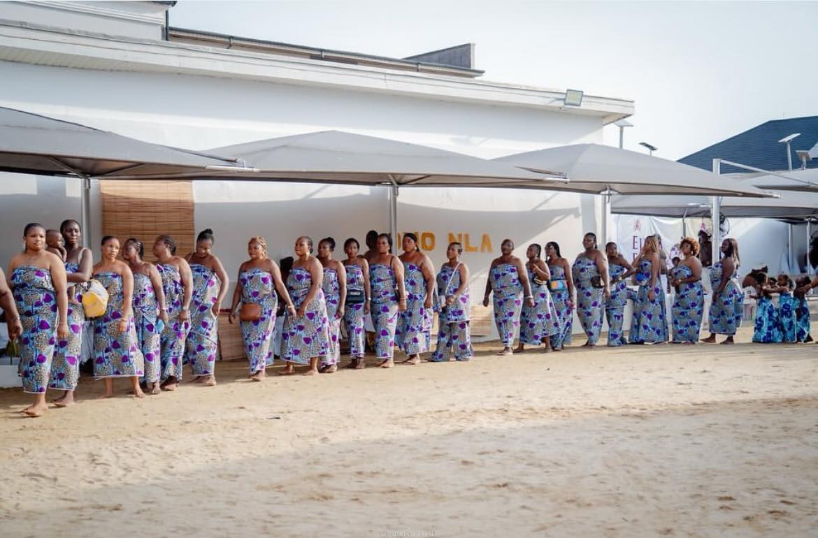 THE EJIWA ELEGBA AWORI FESTIVAL OF LAGOS
The Ejiwa festival is an annual festival of the Awori Yoruba people of Lagos that goes back centuries. It is celevrated in remembrance of Olofin their progenitor from Ile ife. This year, different Awori Obas converged at Ikate in Eti-Osa