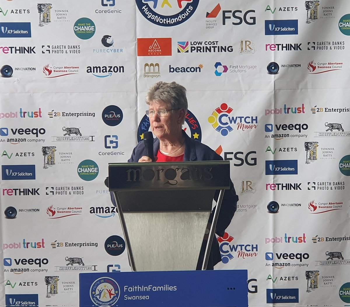 We wish multihanks like #CwtchMawr didn't need to exist but so grateful that they do 💙
With 1 in 3 children in 🏴󠁧󠁢󠁷󠁬󠁳󠁿 in poverty &amp; over 70% having at least 1 working parent, places like this offers dignity not charity &amp; supports thousands of families through care &amp; #prevention.