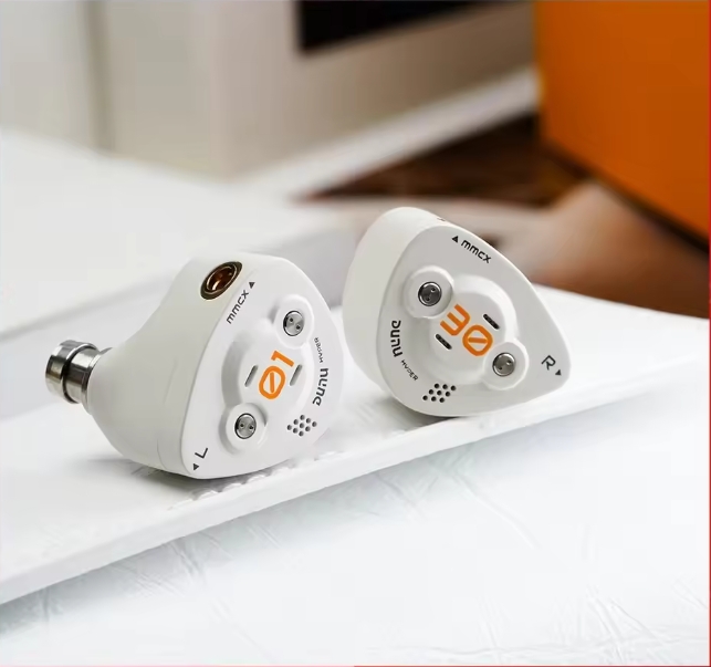 🎧DUNU DK3001BD！
1DD+4BA+4マイクロ平面ドライバー搭載のハイブリッドイヤホン✨
豊かな低音、鮮明な中高音、広がるサウンドを実現！

ja.aliexpress.com/item/100500880…🎶
#DUNU #DK3001BD #イヤホン #オーディオ