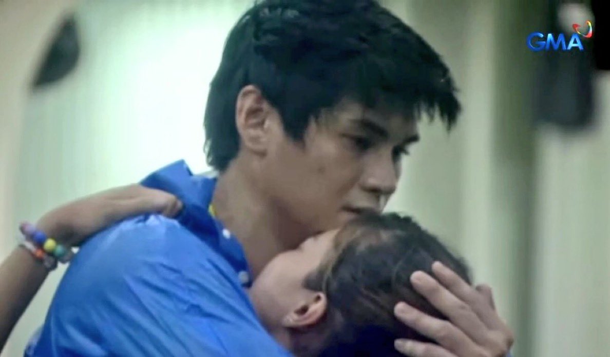 elledraftsx's tweet photo. grabe yung iyak, sakit, at higpit ng yakap nila sa isa’t isa???? damang dama talaga 😭😭 https://t.co/jzEKSzGsaL