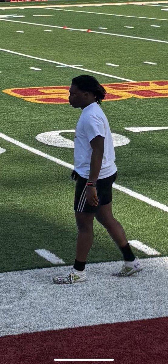 Brandon71050555's tweet photo. All Eyes on Monroe! I was locked in at  ULM prospect camp ready to compete, ready to shine. Recruiters, come see the work!💪🏾🏈🏈🫡 @bryantvincent44 @ULM_FB @Rockstar_Reed @DerekCronenwett  @HCHS_ATHLETICS1 @LL7NV @KevinMoses38 https://t.co/5do9CbCYG5
