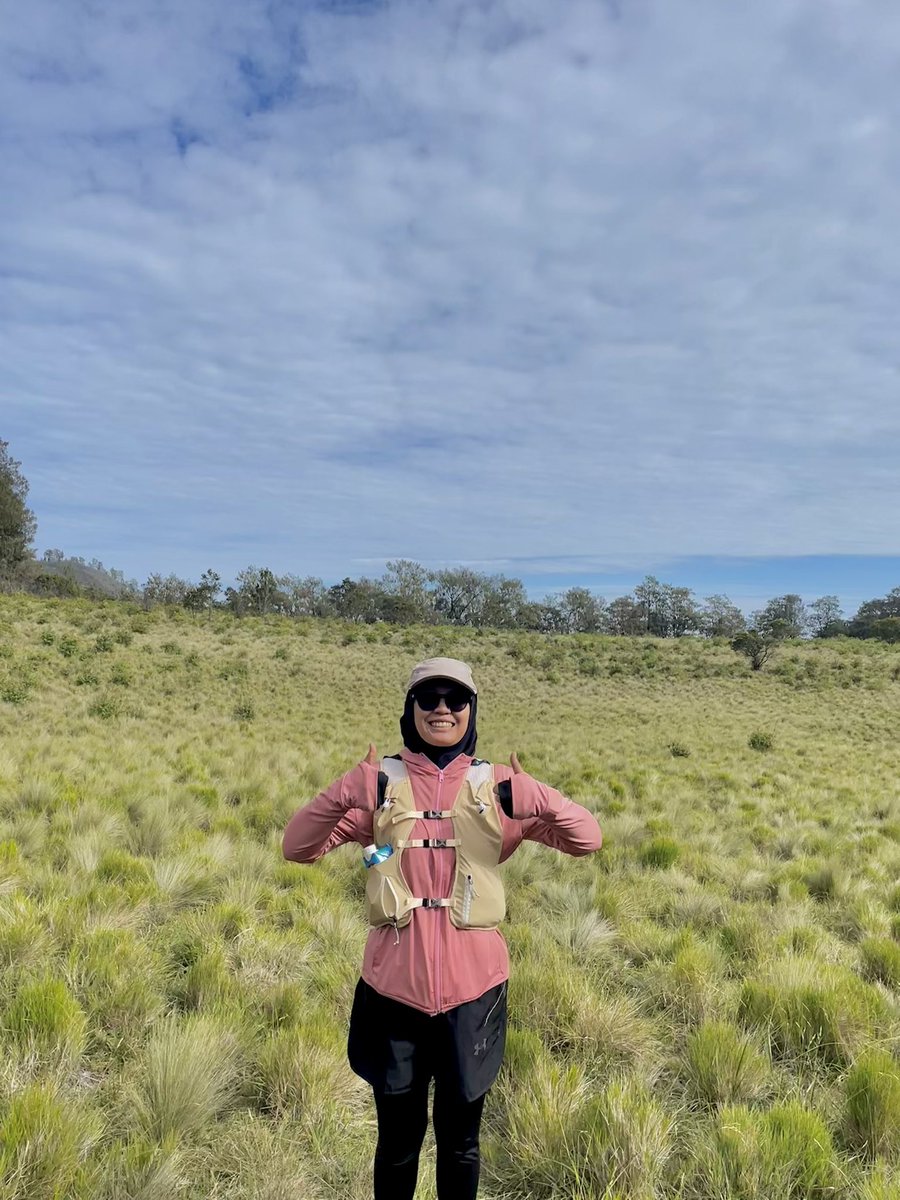 devinn8p's tweet photo. Seneng bangettt!! Akhirnya setelah sekian lama ga naik gunung, kemarin bisa naik gunung lagii 😍😍

Langsung jatuh cinta sama gunung lawu ❤️❤️ https://t.co/dfimRAp27Y