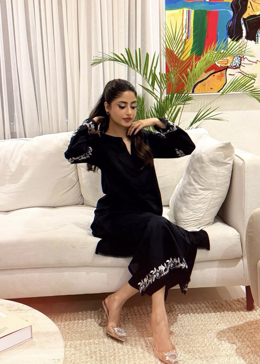 sajalkifan's tweet photo. Diva!❤️‍🔥 https://t.co/FV1xKw60Fh