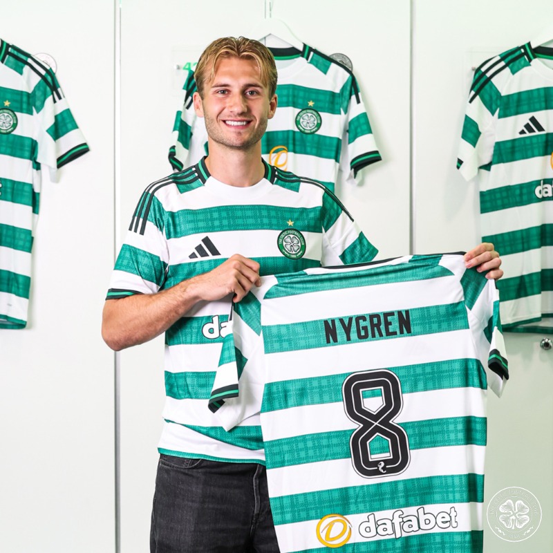 Say "Hej" to our new number 8 🇸🇪🌟

#VälkommenNygren | #CelticFC🍀