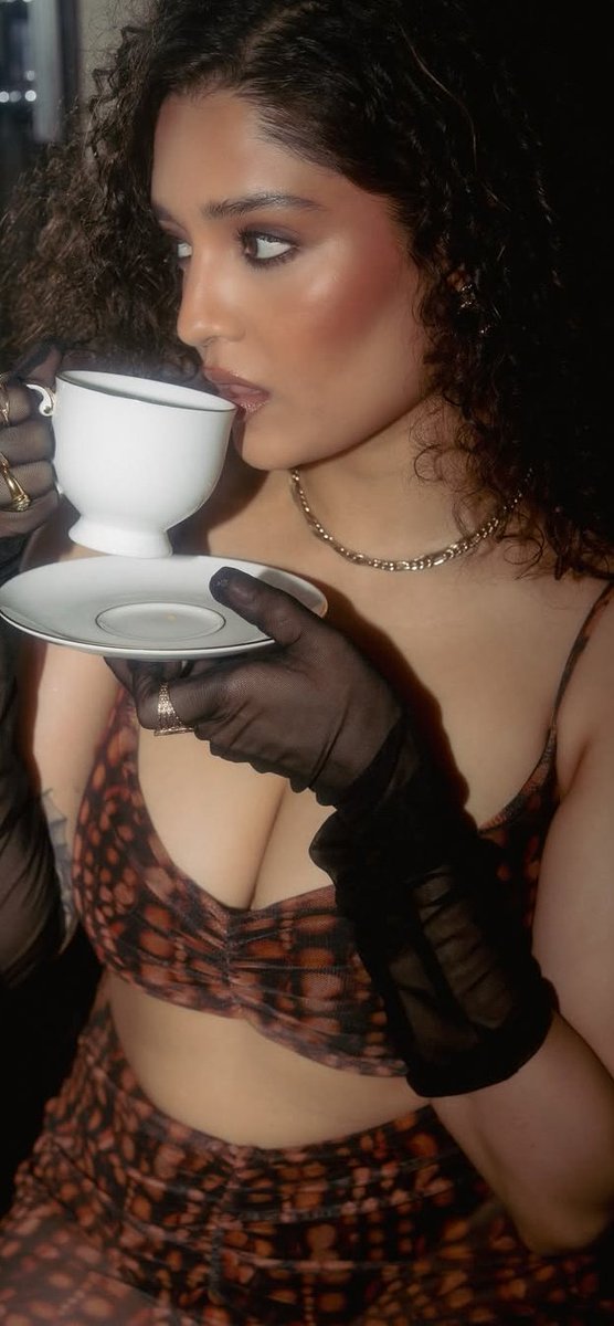 GudSw9Pa0AAb3bw?format=jpg&name=medium