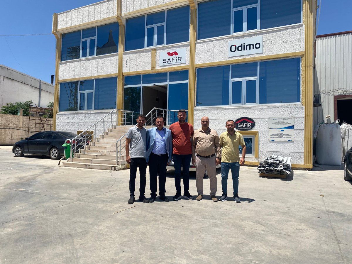 📍 Safir Plastik Ziyareti

OSB Yönetim Kurulu Başkan Vekili Nabi Bayram ile birlikte, plastik ve yapı malzemeleri alanında faaliyet gösteren Safir Plastik firmamıza bir ziyaret gerçekleştirdik.

🔹 Üretim kapasitesi, ürün gamı ve sektörel eğilimler üzerine doğrudan bilgi aldık;