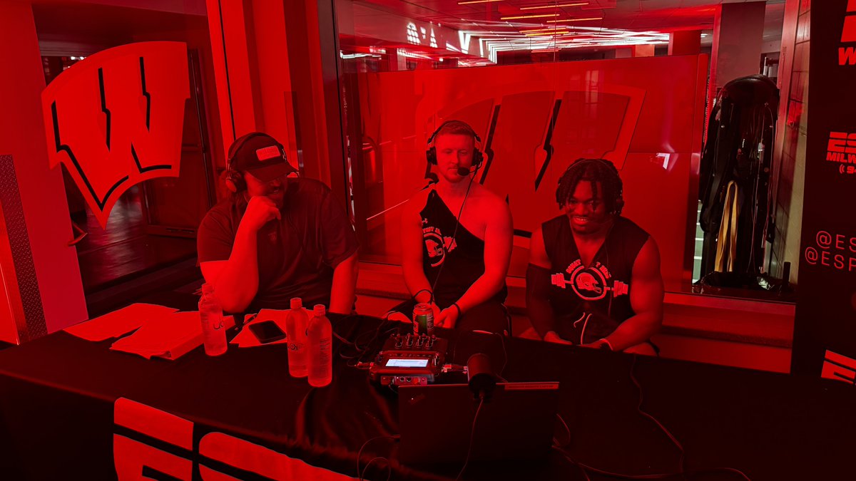 ESPN Madison (@espnmadison) on Twitter photo Welcome to <a href="/WildeAndTausch/">Wilde & Tausch</a>, Billy Edwards and Vinny Anthony!
QB1 and the bday boy are on now! Welcome to <a href="/WildeAndTausch/">Wilde & Tausch</a>, Billy Edwards and Vinny Anthony!
QB1 and the bday boy are on now!