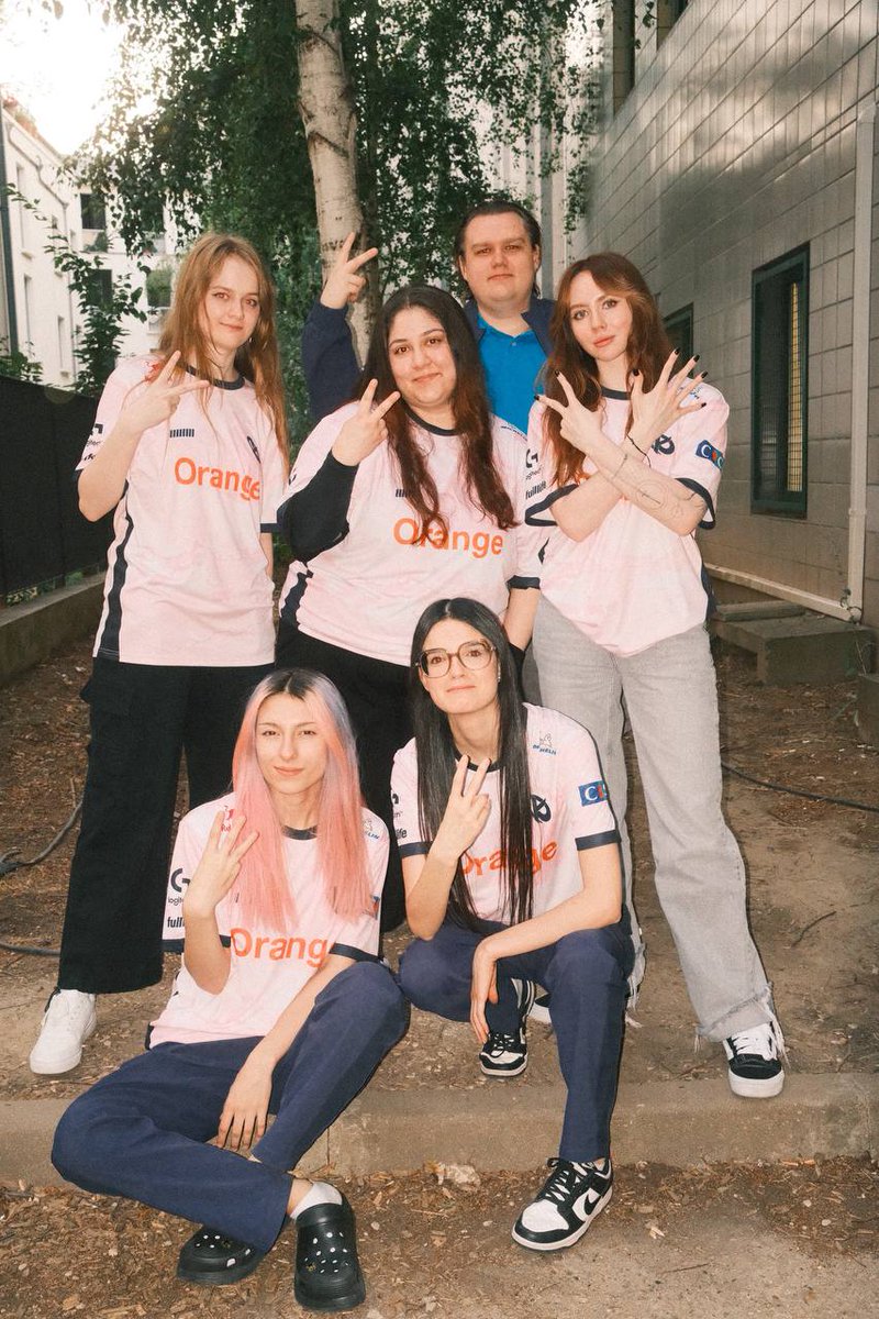 Im in love w my team 💙