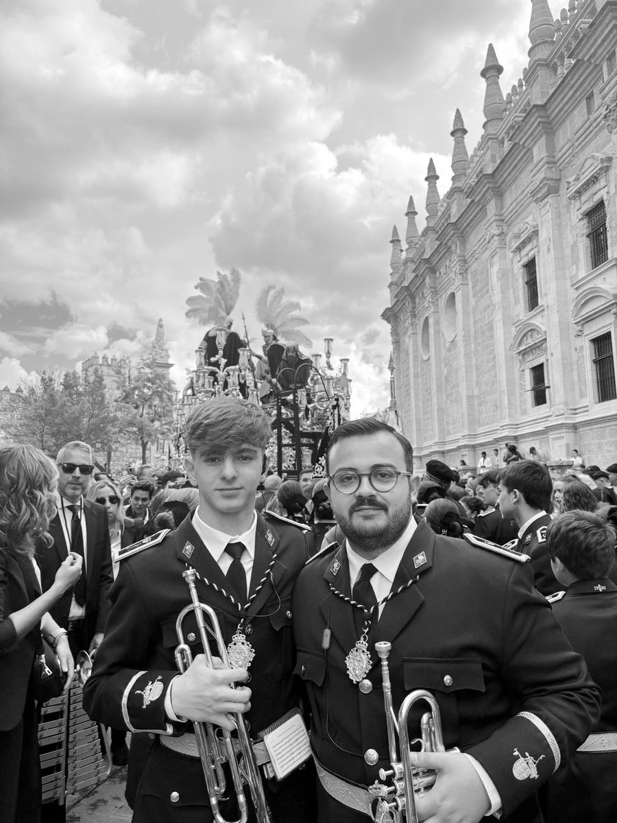 Si, tú has sido el que a levantado la banda musicalmente , segundo año que veo la banda en semana santa muy bien preparada , pero no solo en semana santa si no , todo el año , te tengo que dar las gracias por todo lo que haces , te quiero mucho amigo🖤