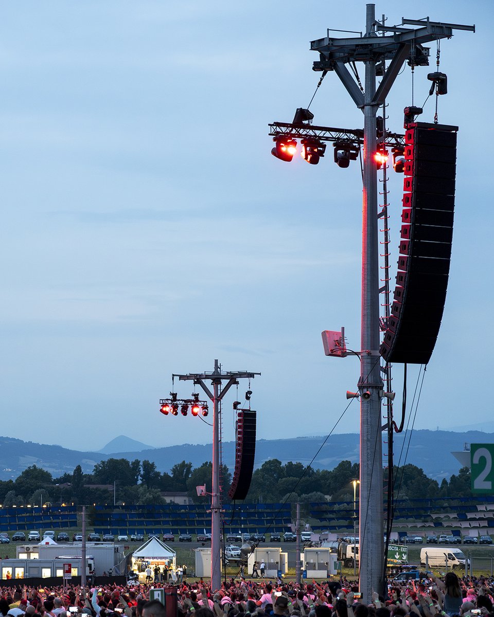 rcf_audio's tweet photo. 📍 RCF Arena, Reggio Emilia
-
🎶 TT+ Audio delivered precision coverage for Pinguini Tattici Nucleari (53,000) & Ligabue (100,000) with unmistakable clarity.
▪️ 150 GTX 12 | 40 GTS 29 | 60 XPS 16K
-
#RCFAudio #ExperienceRCF #TTAudio #GTXSystem https://t.co/in4GU5rjOE