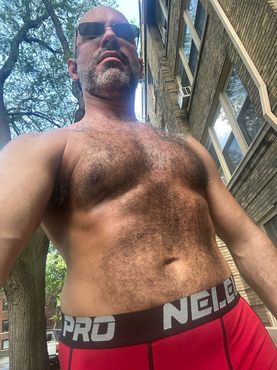 Shoulders and core.. and aerobic stuff.. but fuuuuck body was like “whyyyyy, bed plz?” for the first bit.. 

hevy.com/workout/7yXTdF…

Meanwhile.. wet woof.  Drippy..  lick me clean.

No?  I guess I can walk and air dry…