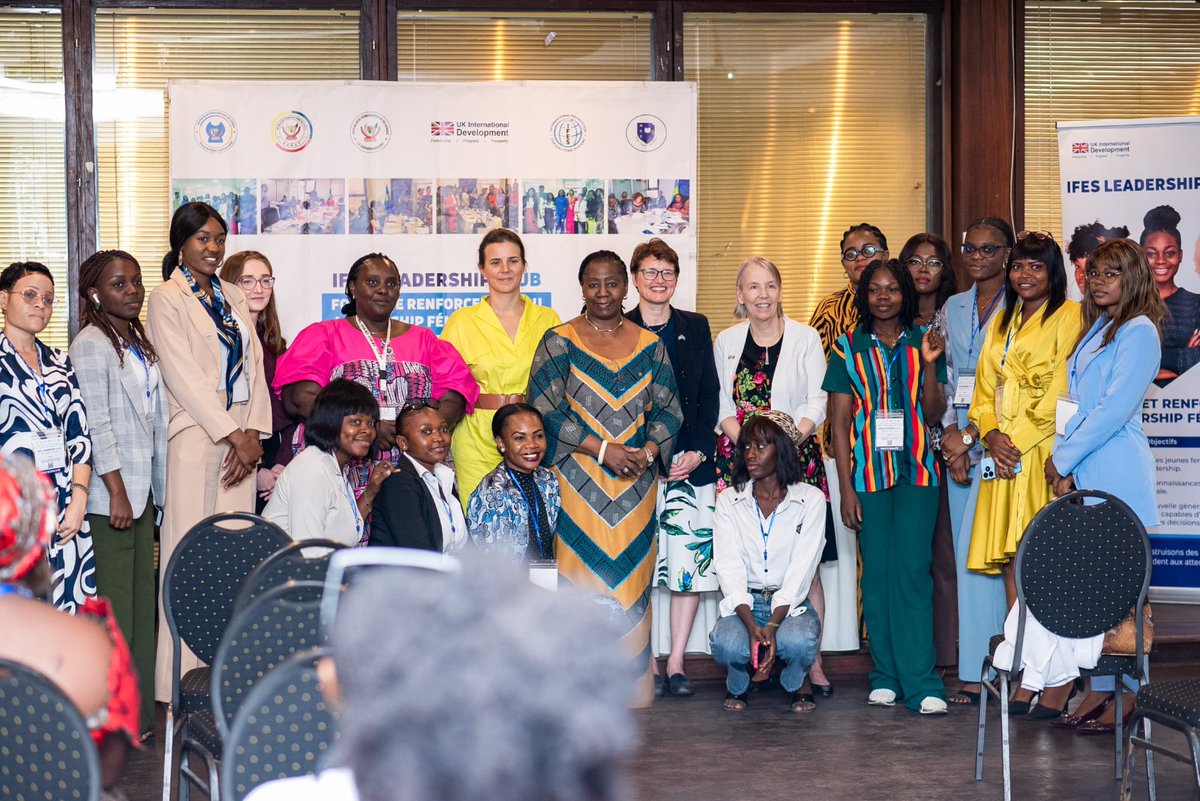 SwedeninDRCongo's tweet image. 100 jeunes femmes réunies pour renforcer le leadership féminin en RDC.

Le 25 juin, l’Ambassade de Suède a pris part au @IFESAfrica @IFES1987 à Kinshasa. Des échanges riches ont porté sur la politique, la paix, la diplomatie et la santé reproductive.