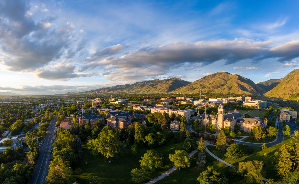 USUGymnastics's tweet image. ☀️ 𝒮𝓊𝓂𝓂𝑒𝓇 𝓁𝑜𝑜𝓀𝓈 𝑔𝑜𝑜𝒹 𝑜𝓃 𝓊𝓈.
From sunrise hikes to golden hour strolls, there’s no place like campus in the summertime. 🌿🌸