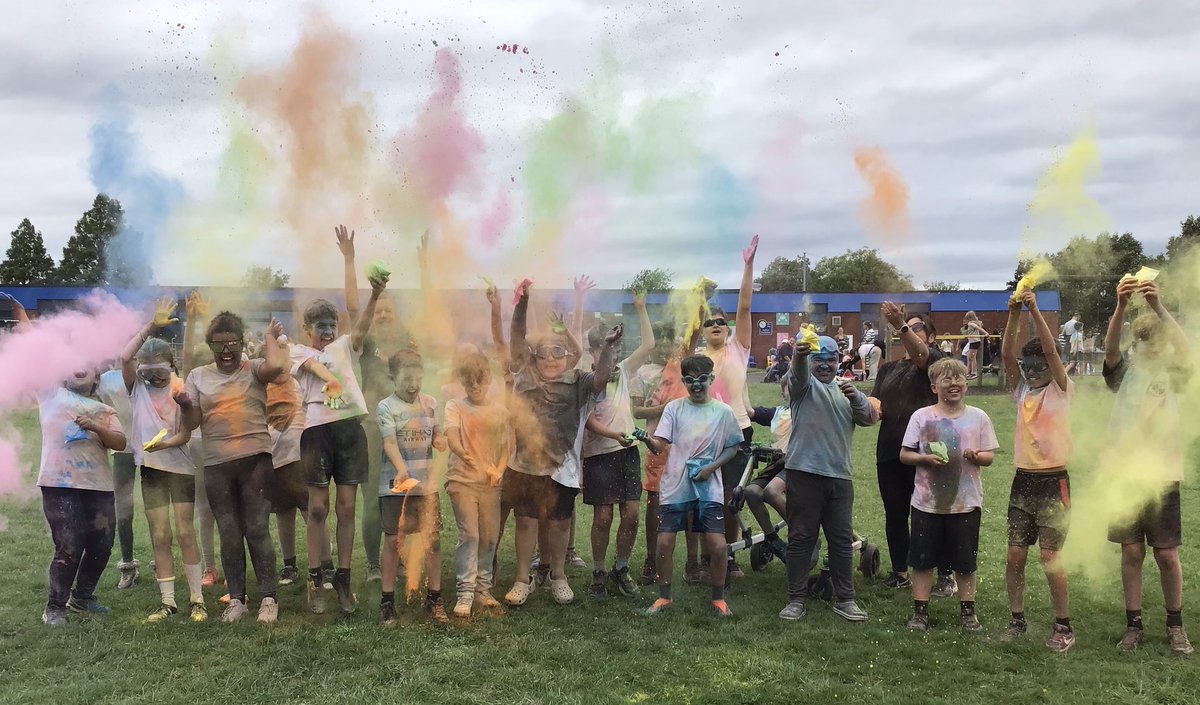 Final Blackshaw colour run for our fabulous year 6!