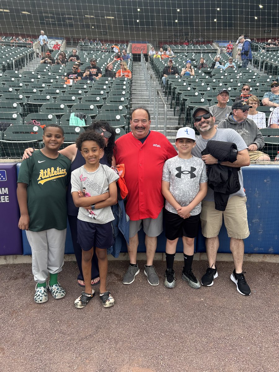 NFTAMetro's tweet image. A beautiful night for baseball! 🧢⚾

We had so much fun with the @BuffaloBisons and @nllbandits during NFTA Night at Sahlen Field! 🦬