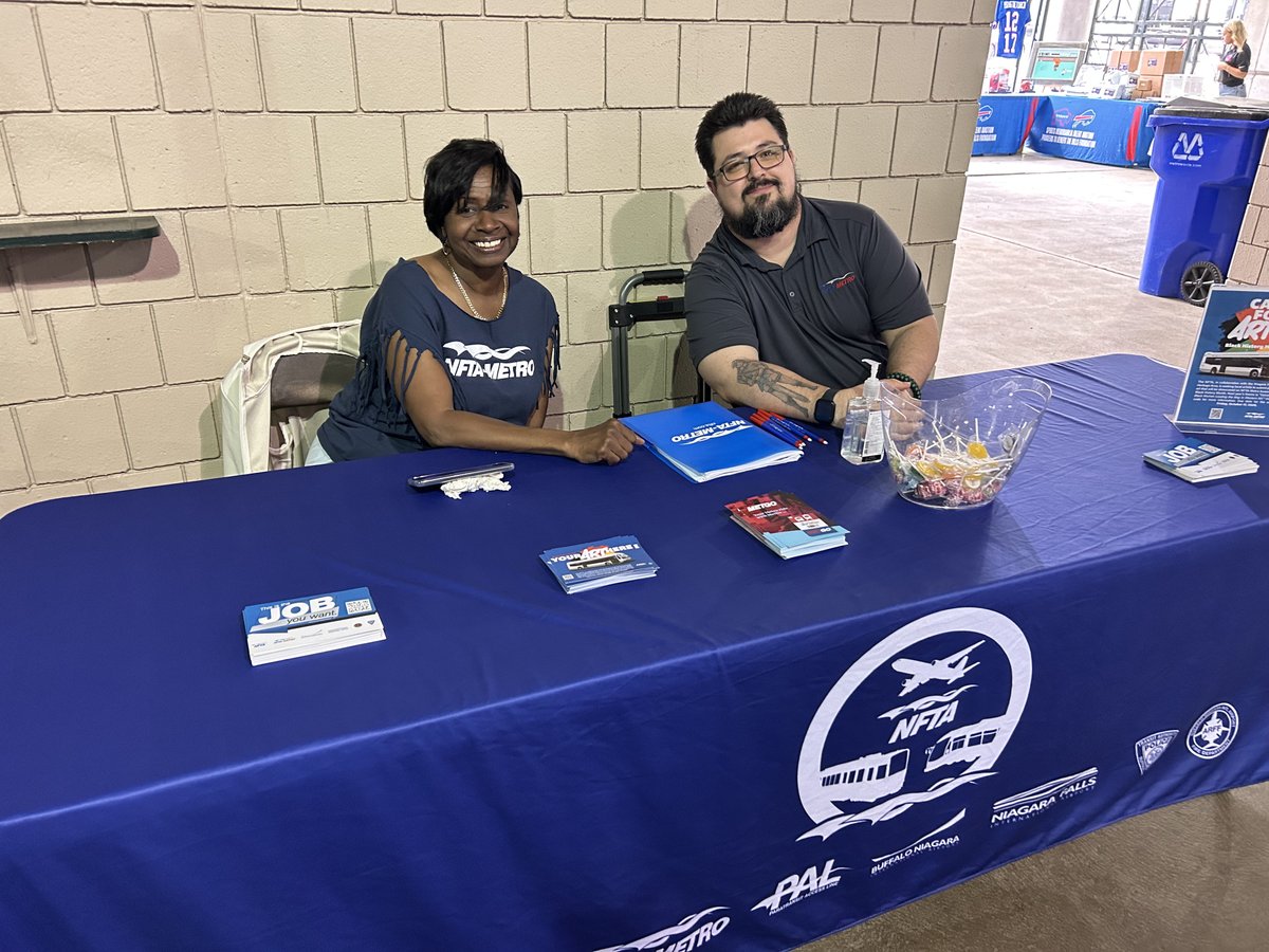 NFTAMetro's tweet image. A beautiful night for baseball! 🧢⚾

We had so much fun with the @BuffaloBisons and @nllbandits during NFTA Night at Sahlen Field! 🦬
