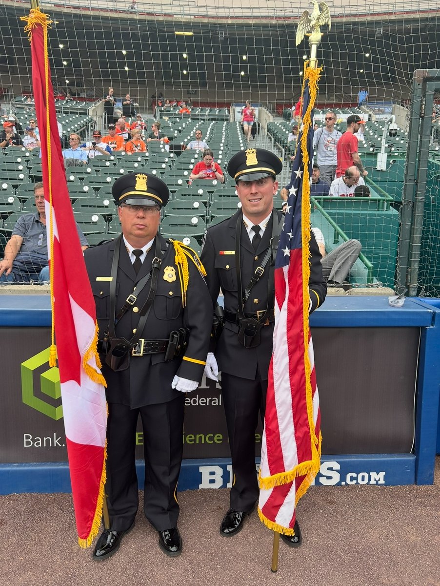 NFTAMetro's tweet image. A beautiful night for baseball! 🧢⚾

We had so much fun with the @BuffaloBisons and @nllbandits during NFTA Night at Sahlen Field! 🦬
