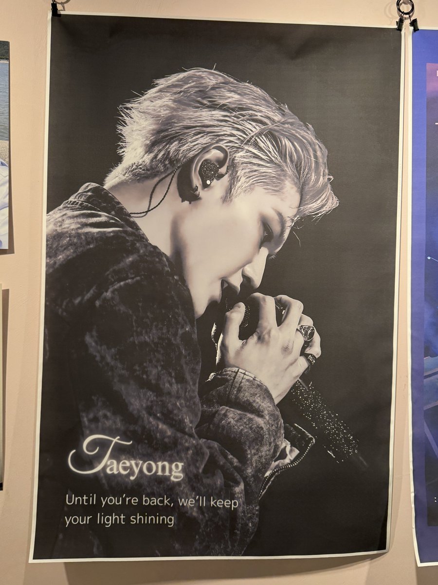 テョンプのみなさん
シズニのみなさん 
テヨンさんに会いに来てください😊💚

#HappyTaeyongDay 
#HAPPY_TAEYONG_DAY 
#NCT127 #엔시티127 #TAEYONG #태용　
#テヨン #DOMOCAFE #新大久保 #センイルカフェ