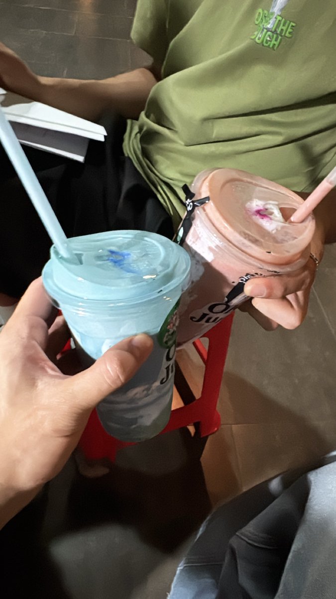wYluvTaec's tweet image. 🤭🤭