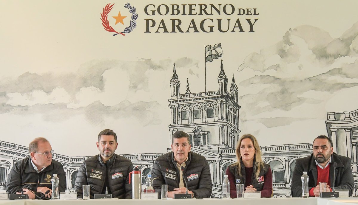 AllianaPedro's tweet photo. ¡Cuenta regresiva para el evento de automovilismo más importante en la historia de nuestro país! 

Dialogamos con mi querido compañero presidente @SantiPenap y con mucho honor asumo la responsabilidad de ser el enlace directo para el seguimiento del Rally del Paraguay, uno de los eventos deportivos más importantes de este año y donde nos vamos a lucir con la calidad y el cariño que nos caracteriza como anfitriones. 
🇵🇾🫶🏻🚘💪🏻