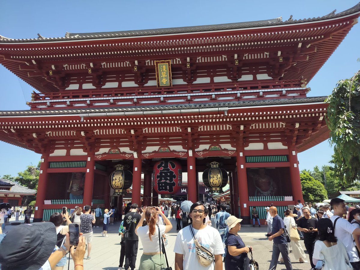Created this account last year and never posted… but here we go😅
10 days ago, I had an amazing time on my first solo trip exploring Tokyo 🇯🇵 and speaking about <a href="/PromOperator/">Prometheus Operator</a> at KubeCon! 

It was so much more fun because of the new people I met.
💻🍜 🏮
#KubeCon  #Tokyo