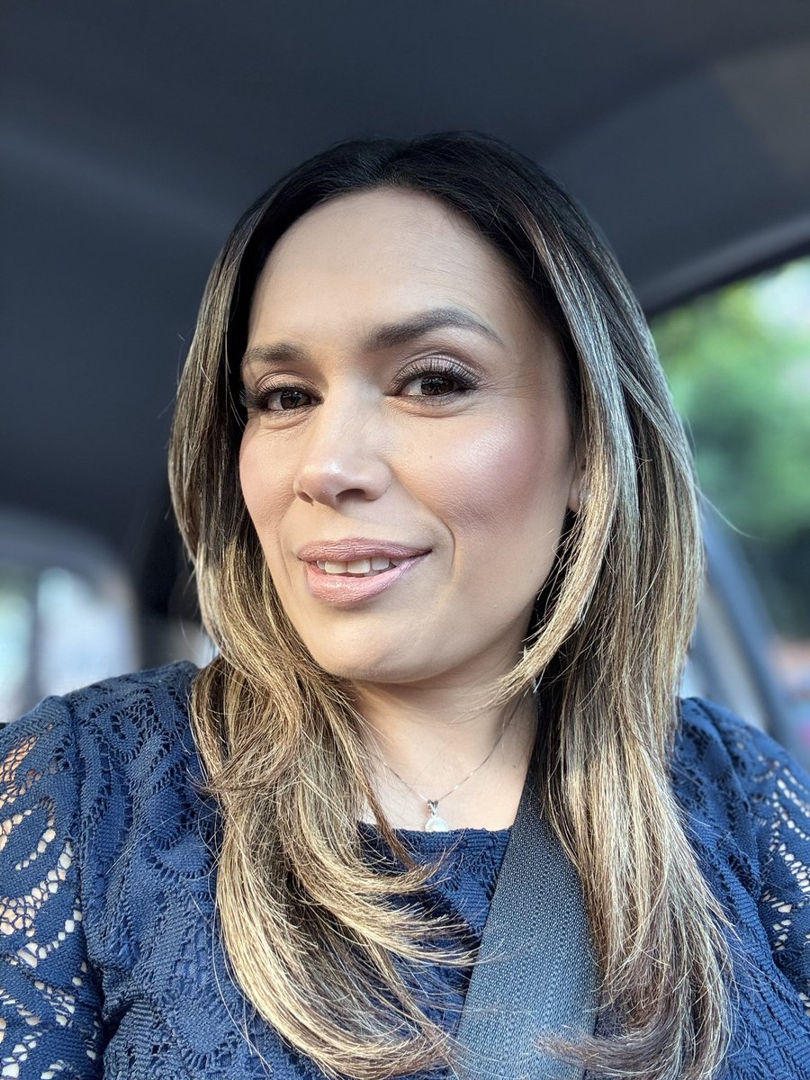 “Cuando todo parezca estar en tu contra, recuerda que los aviones despegan con el aire en contra, no a favor”. Henry Ford

Gracias a Dios #viernes 🙌🏻✨