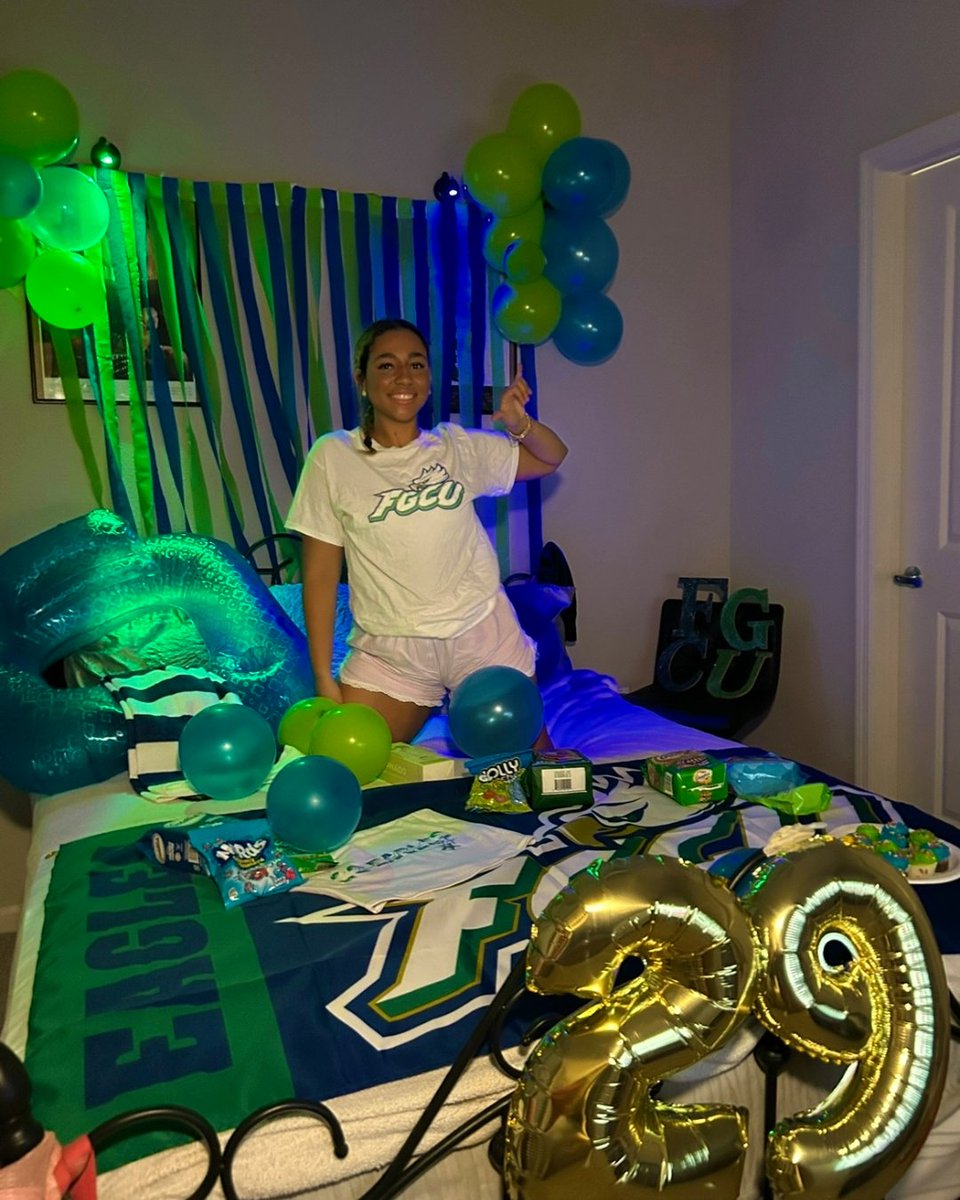 fgcu's tweet photo. Just 52 days until these Eagles land at the Nest... ππ #fgcubound #fgcu https://t.co/u9UZiAgZg1