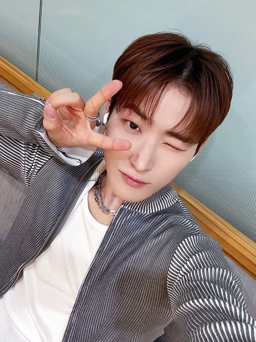 at_ALL_H_OURS's tweet image. [#유민]
🫣

#ALL_H_OURS #올아워즈
#YOUMIN #유민