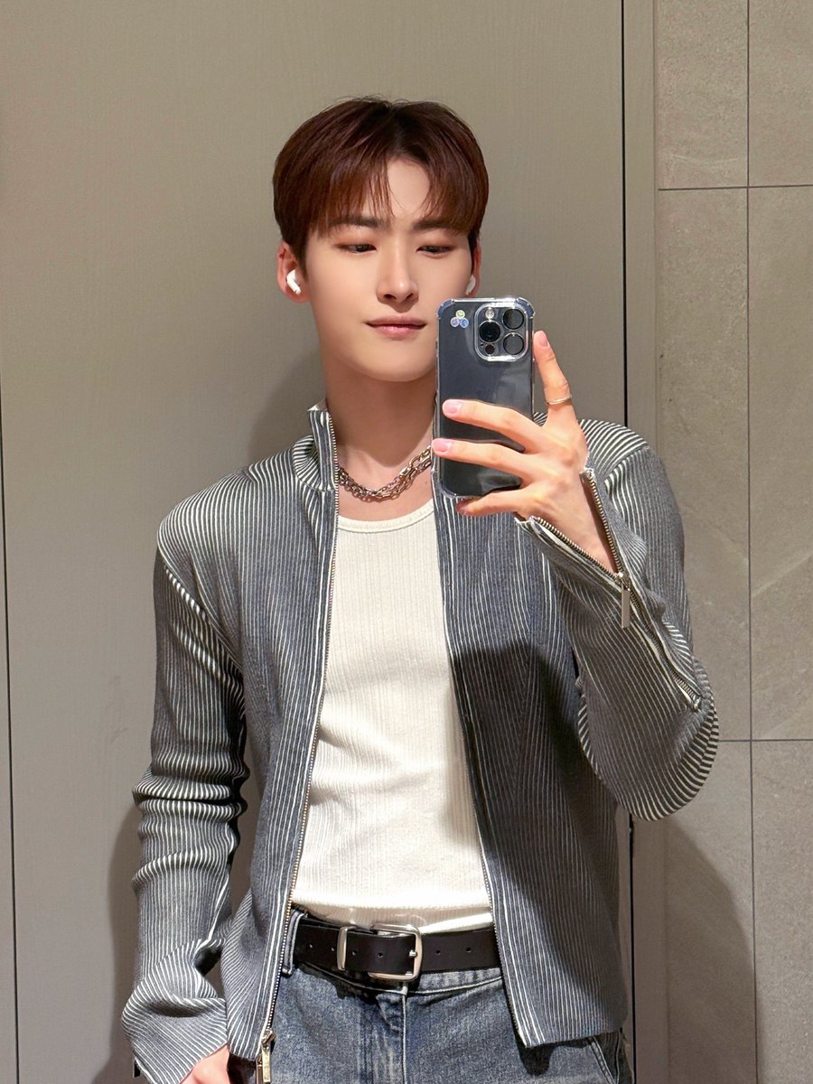 at_ALL_H_OURS's tweet image. [#유민]
🫣

#ALL_H_OURS #올아워즈
#YOUMIN #유민